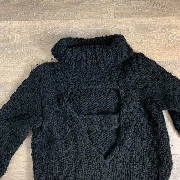 Women's Wolf & Cecil Merino Wool Chunky Knit Sweater Turtleneck Black Cutout - Picture 9 of 16